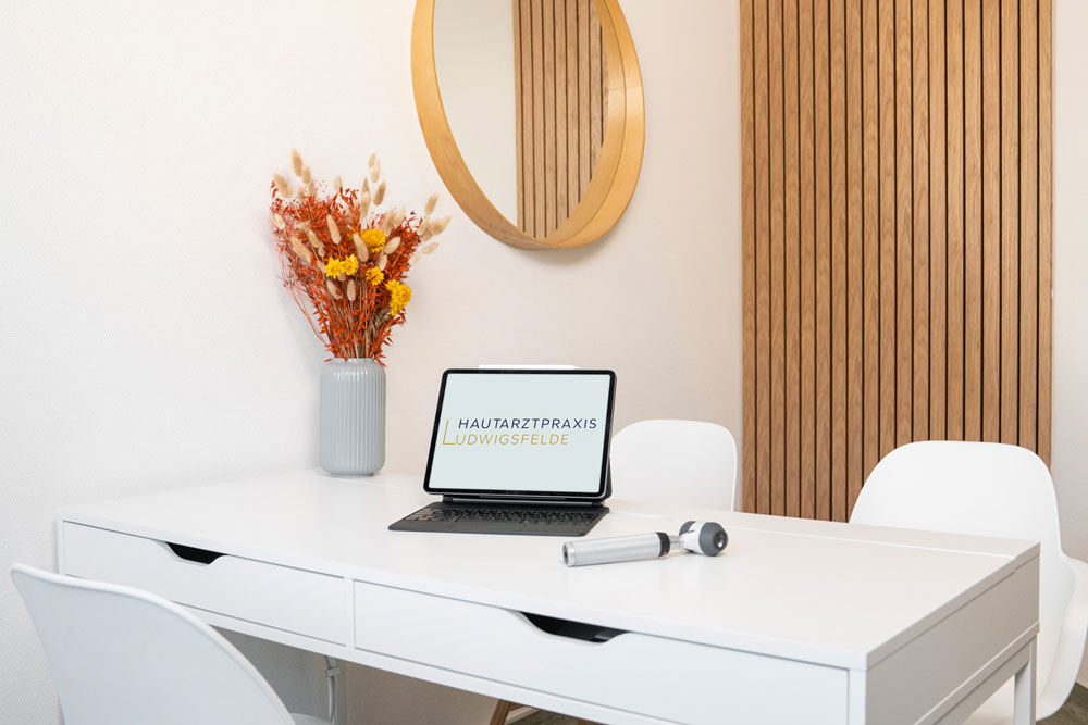 hautarzt-ludwigsfelde-sprengel-behandlungszimmer